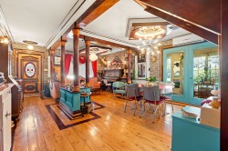 Interior - 