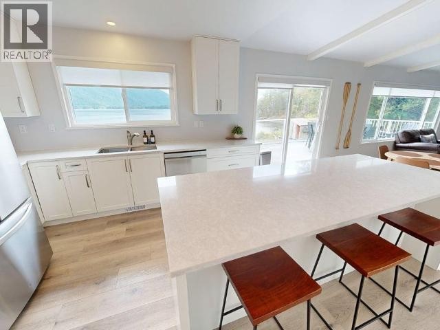 2440 Jenkinson Road, Powell River, BC