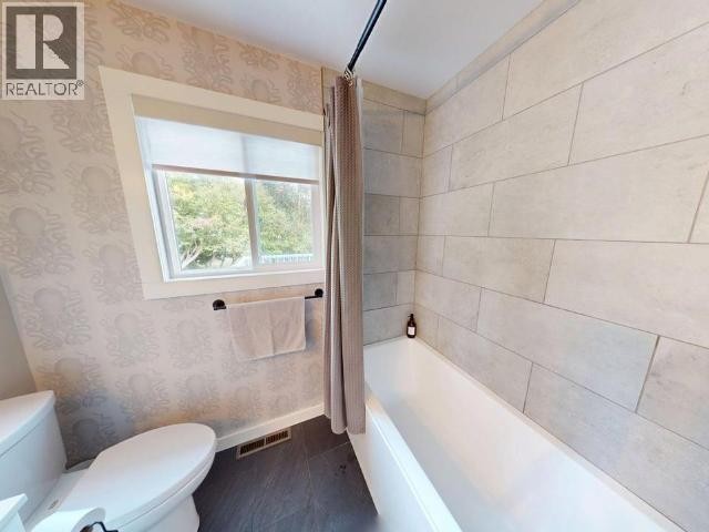 2440 Jenkinson Road, Powell River, BC