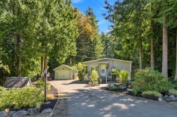 1115 Symons Cres Qualicum Beach, BC V9K 1M8