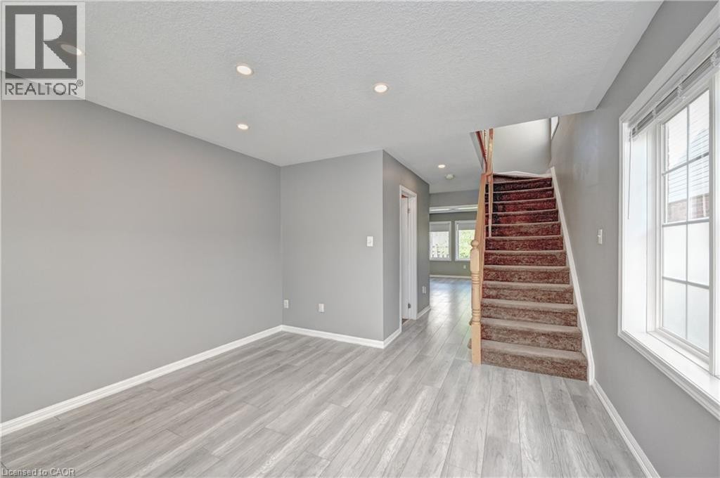 103 Blackbird Circle, Cambridge, ON