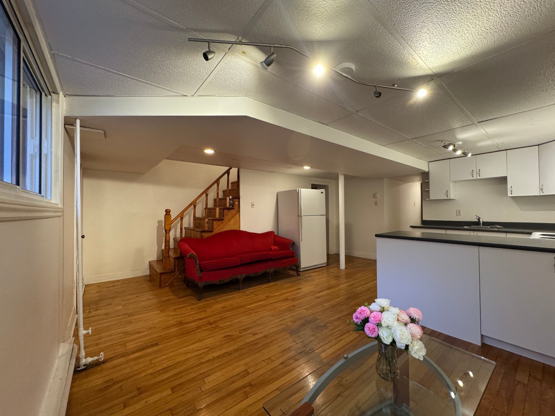 Salon - 1543 Rue De Sève, Montréal (Le Sud-Ouest), QC