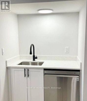 5 Wanita Road, Mississauga, ON