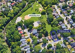 21 MCINTOSH AVENUE Toronto, ON M8Y 3E1