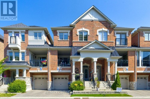 82 OAKMORE LANE  Brampton, ON L6Y 6H5