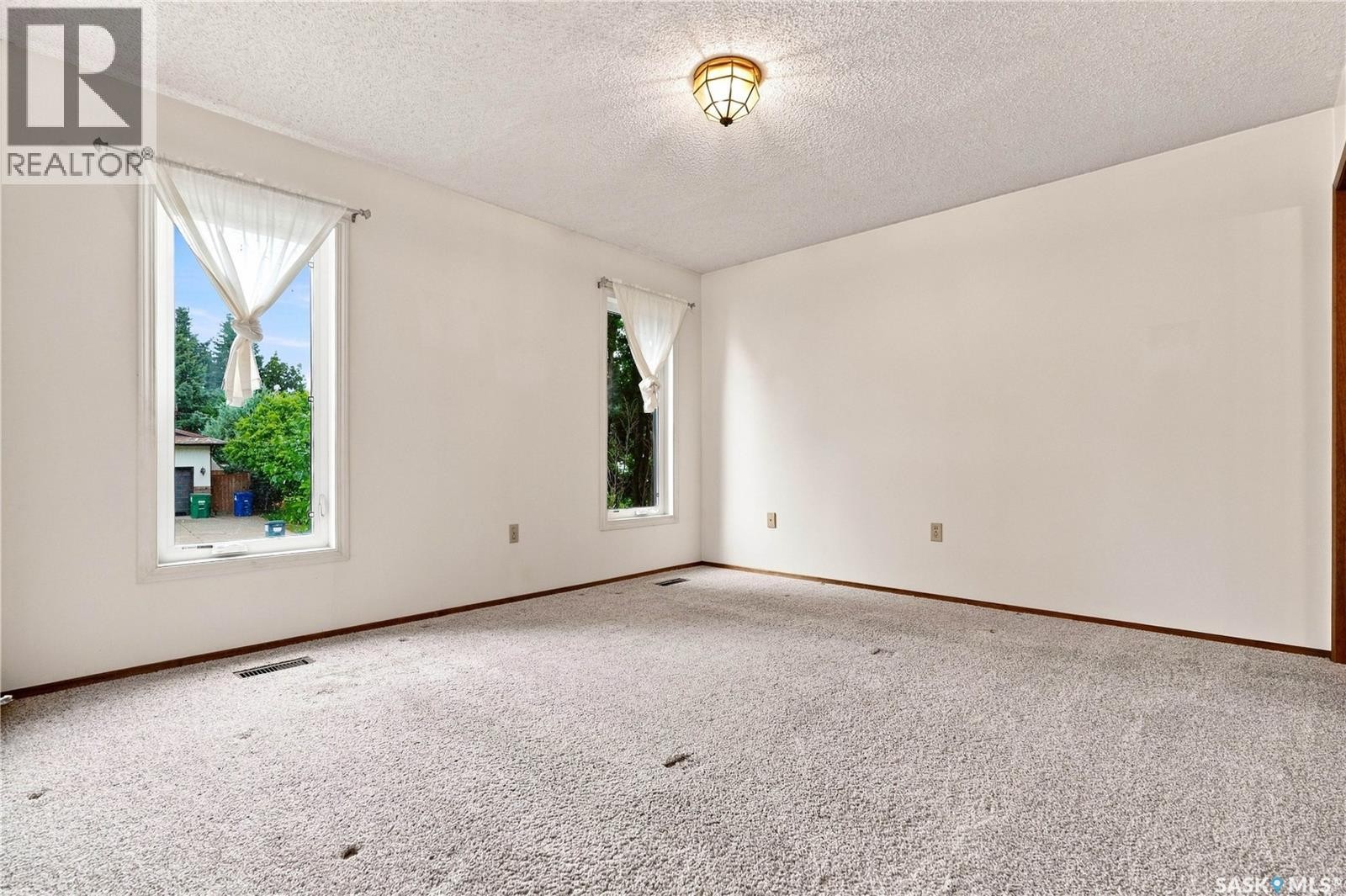 302 Nemeiben Road, Saskatoon, SK
