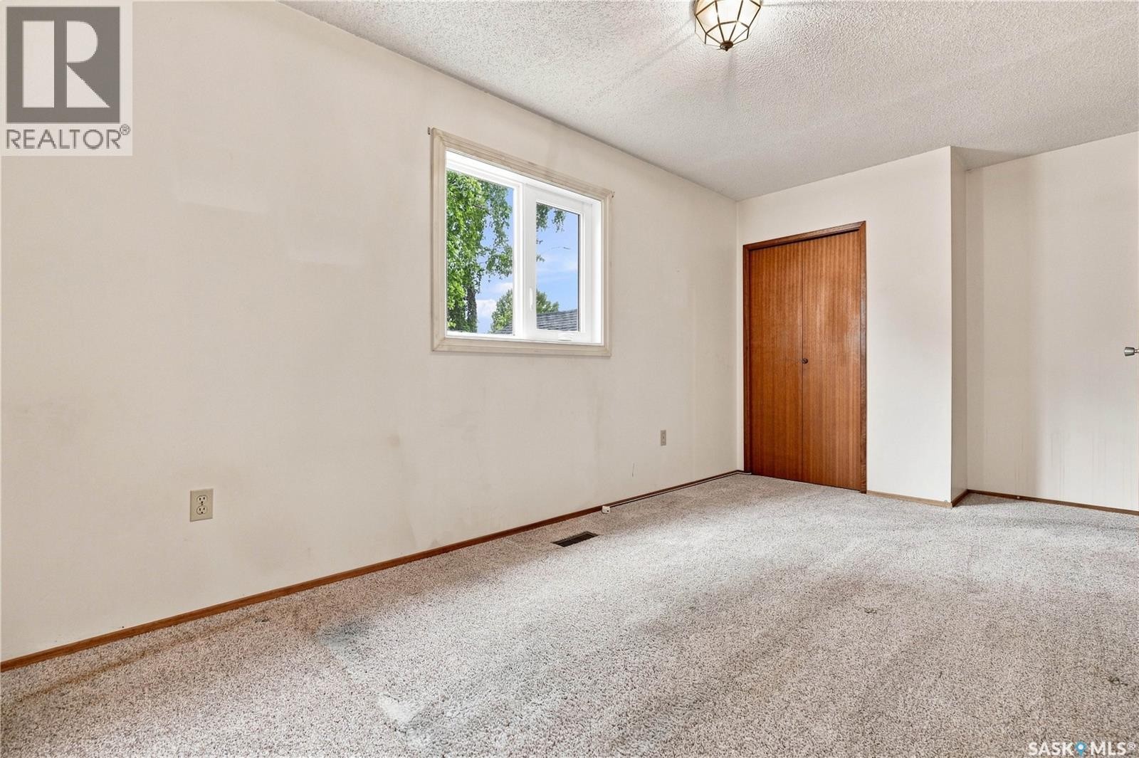 302 Nemeiben Road, Saskatoon, SK