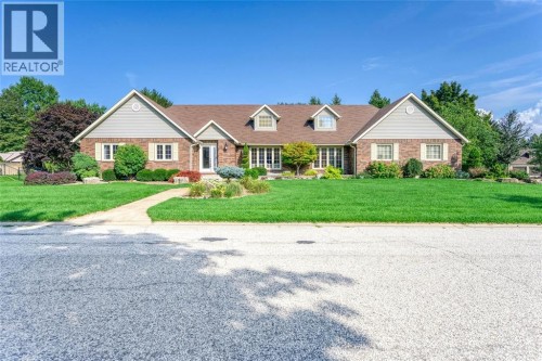 1596 HOLDEN DRIVE  Sarnia, ON N7S 6G4