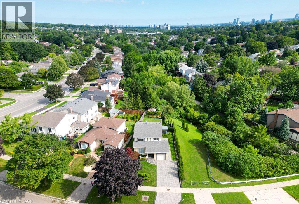Fabulous Forest Heights location - 238 Mcgarry Drive, Kitchener, ON