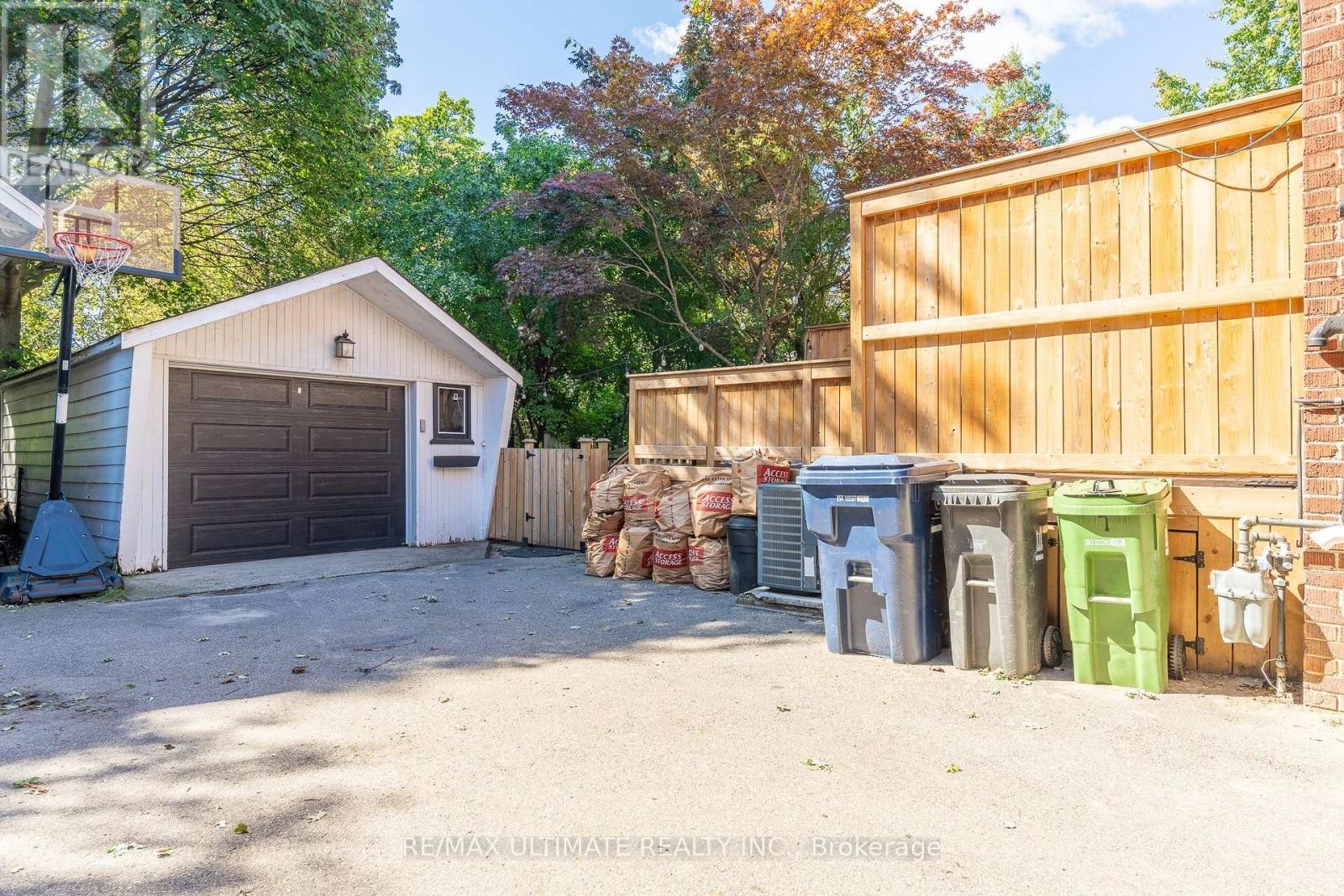 3 Thursfield Crescent, Toronto, ON