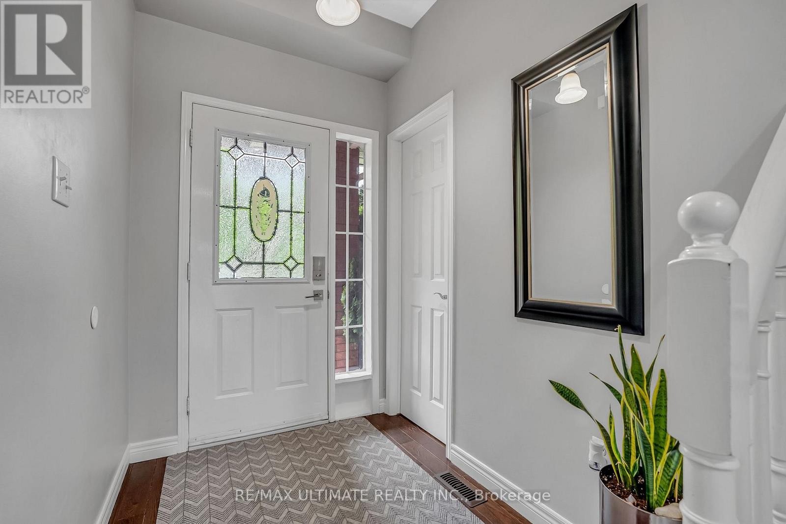 Lots of Natural Light - 96 Bruce Crescent, Barrie, ON