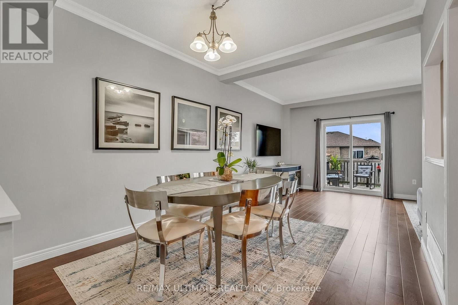 Entertain & Dine - 96 Bruce Crescent, Barrie, ON