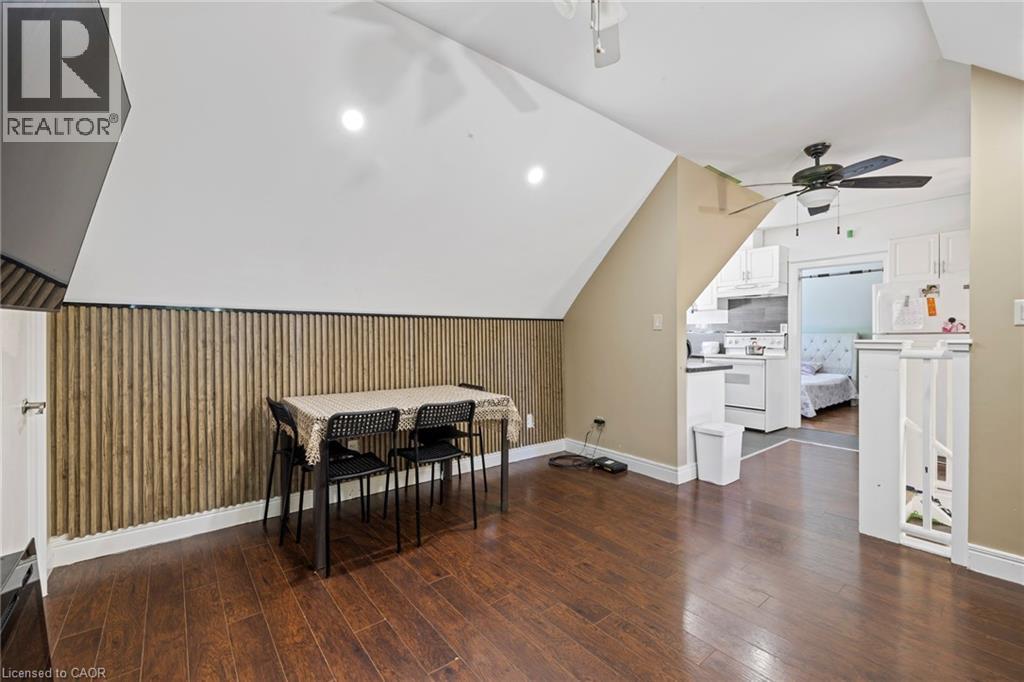 Unit 2 - 54 E Chestnut Street E, St. Catharines, ON