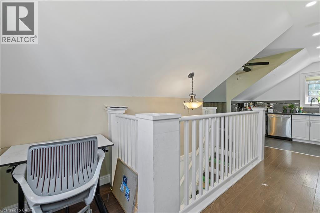 Unit 2 - 54 E Chestnut Street E, St. Catharines, ON