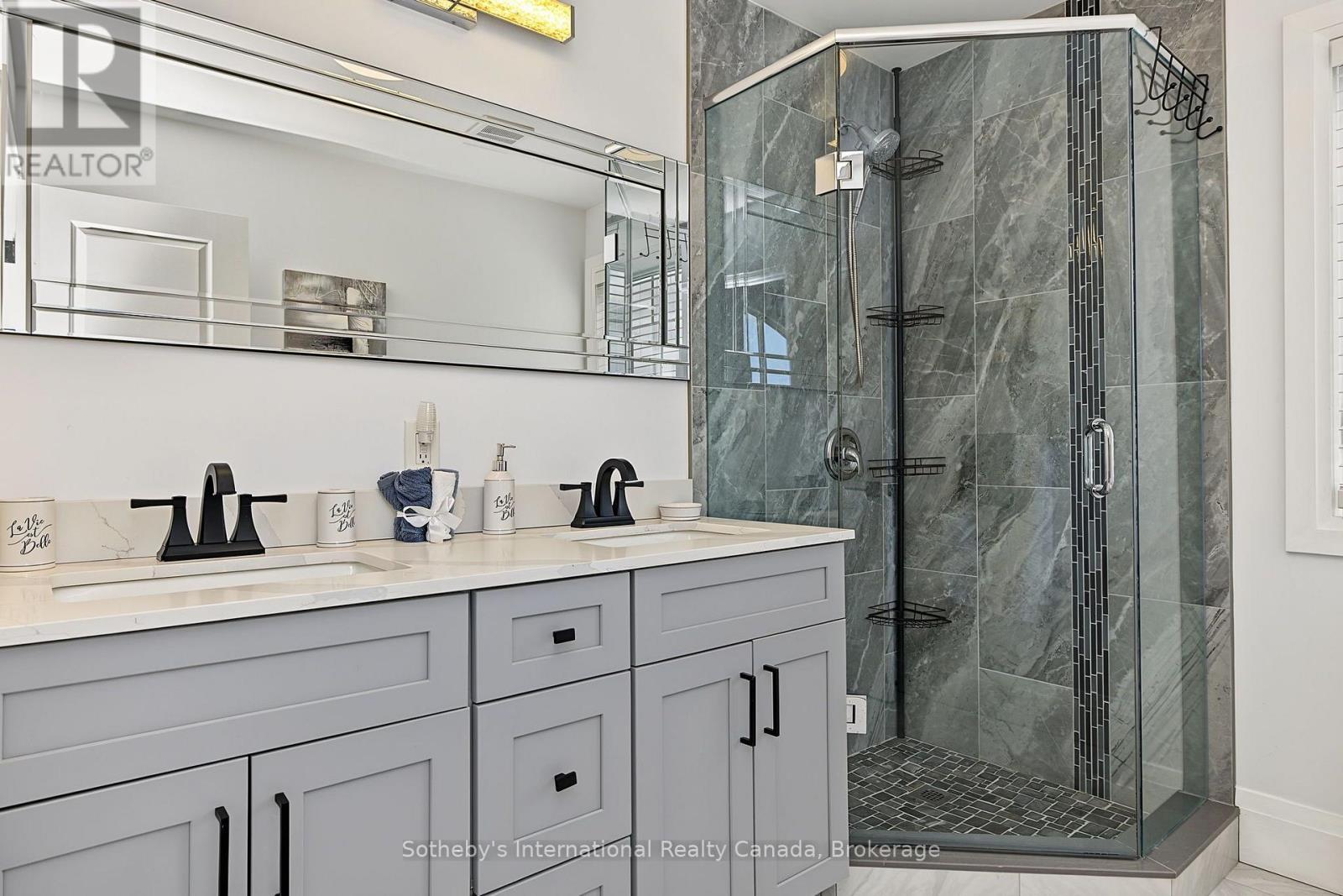 3pc Bathroom w/ Shower & Double Sink - 730 124 Highway, Mckellar, ON