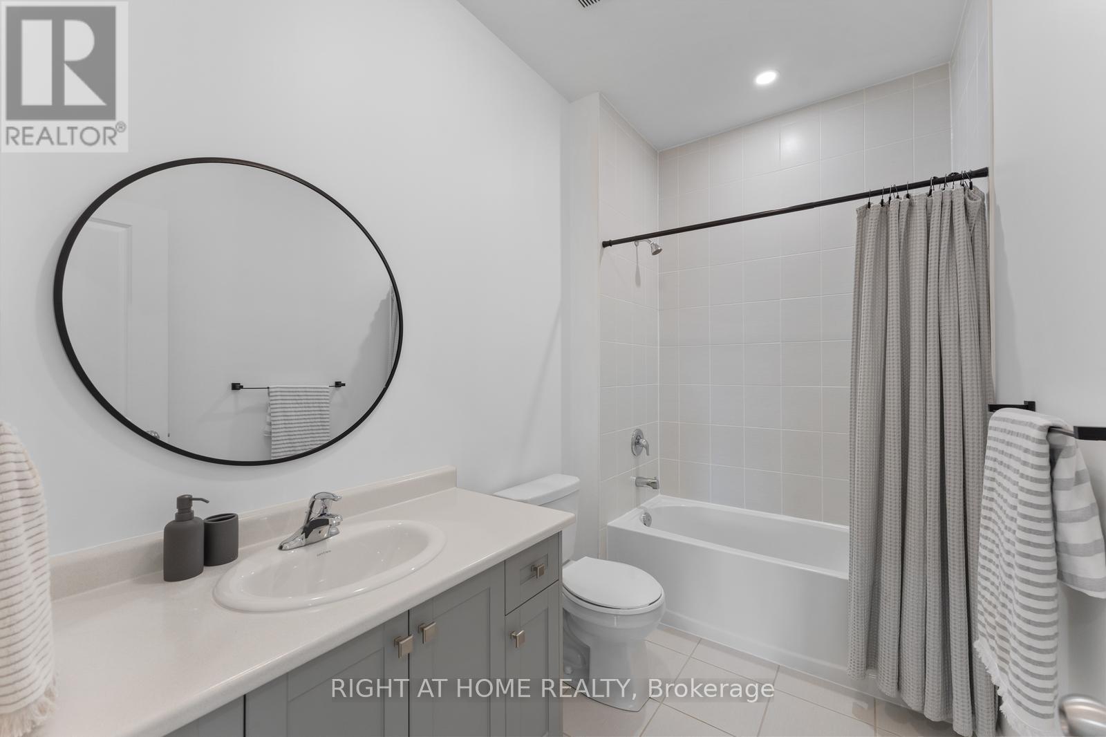 42 Alistair Crescent, Vaughan, ON