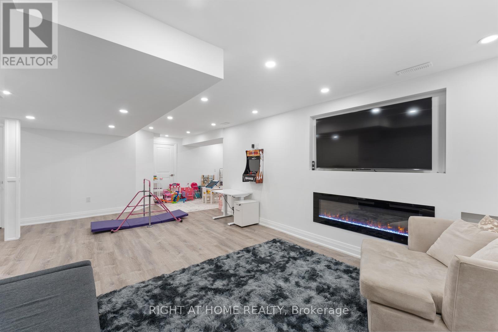 42 Alistair Crescent, Vaughan, ON