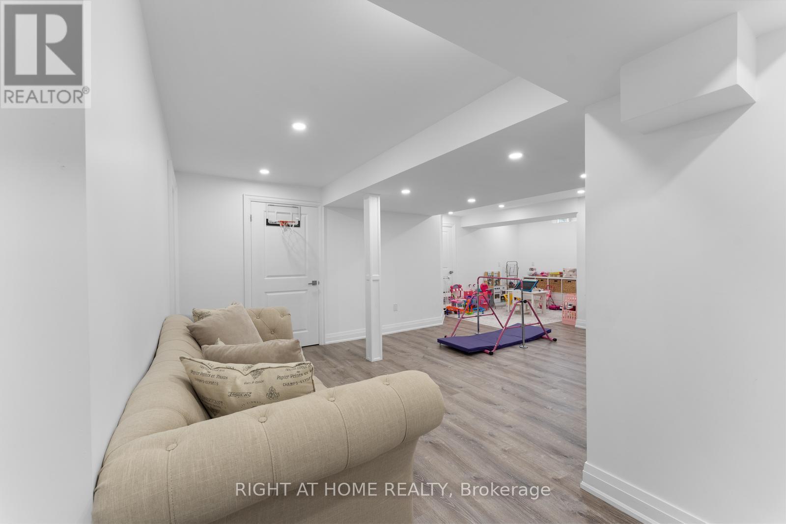 42 Alistair Crescent, Vaughan, ON