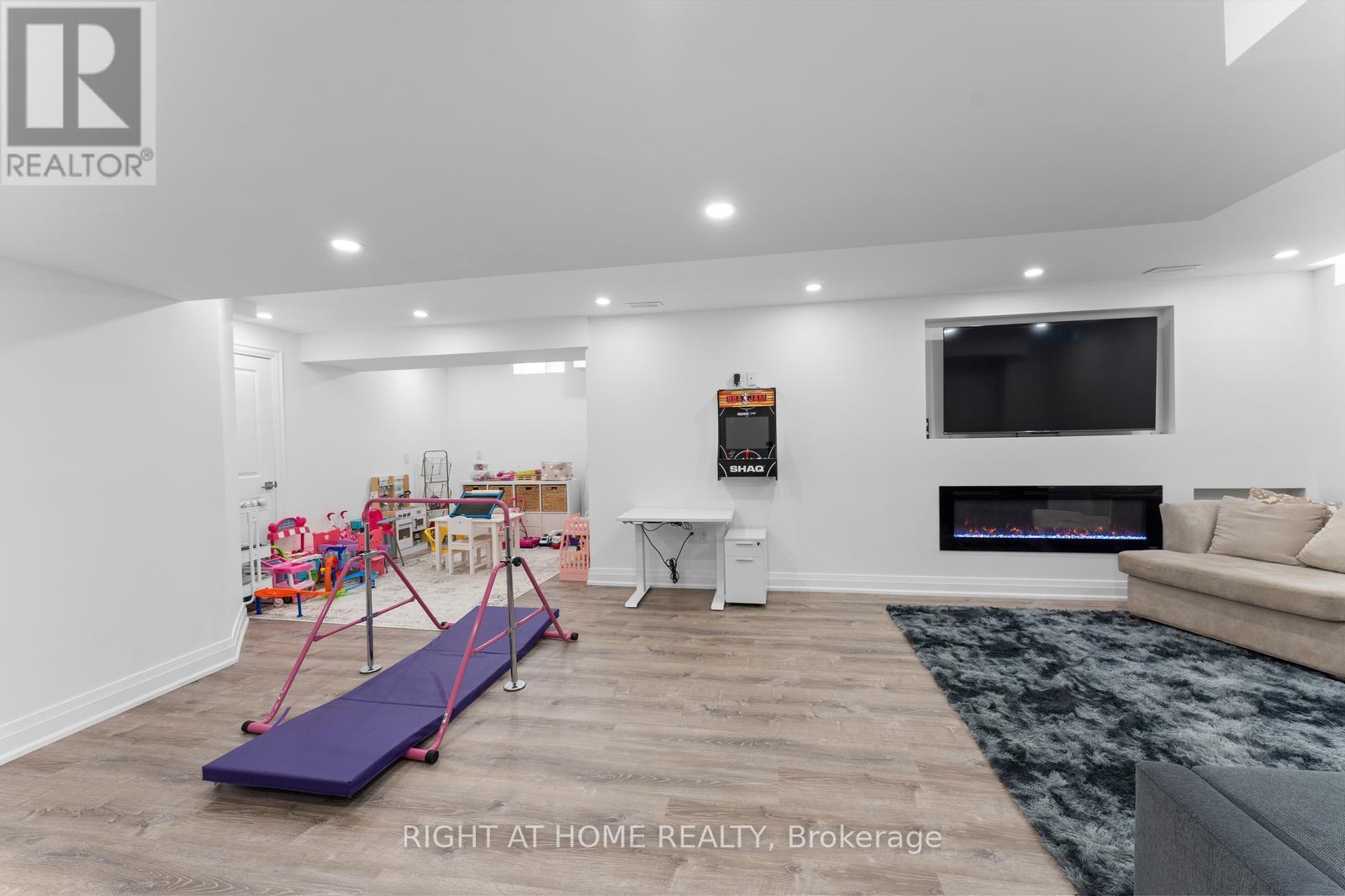 42 Alistair Crescent, Vaughan, ON