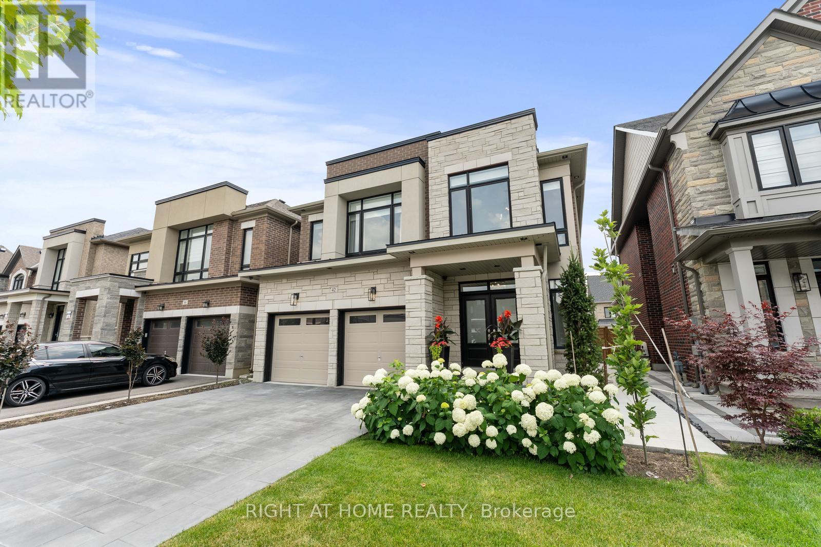 42 Alistair Crescent, Vaughan, ON