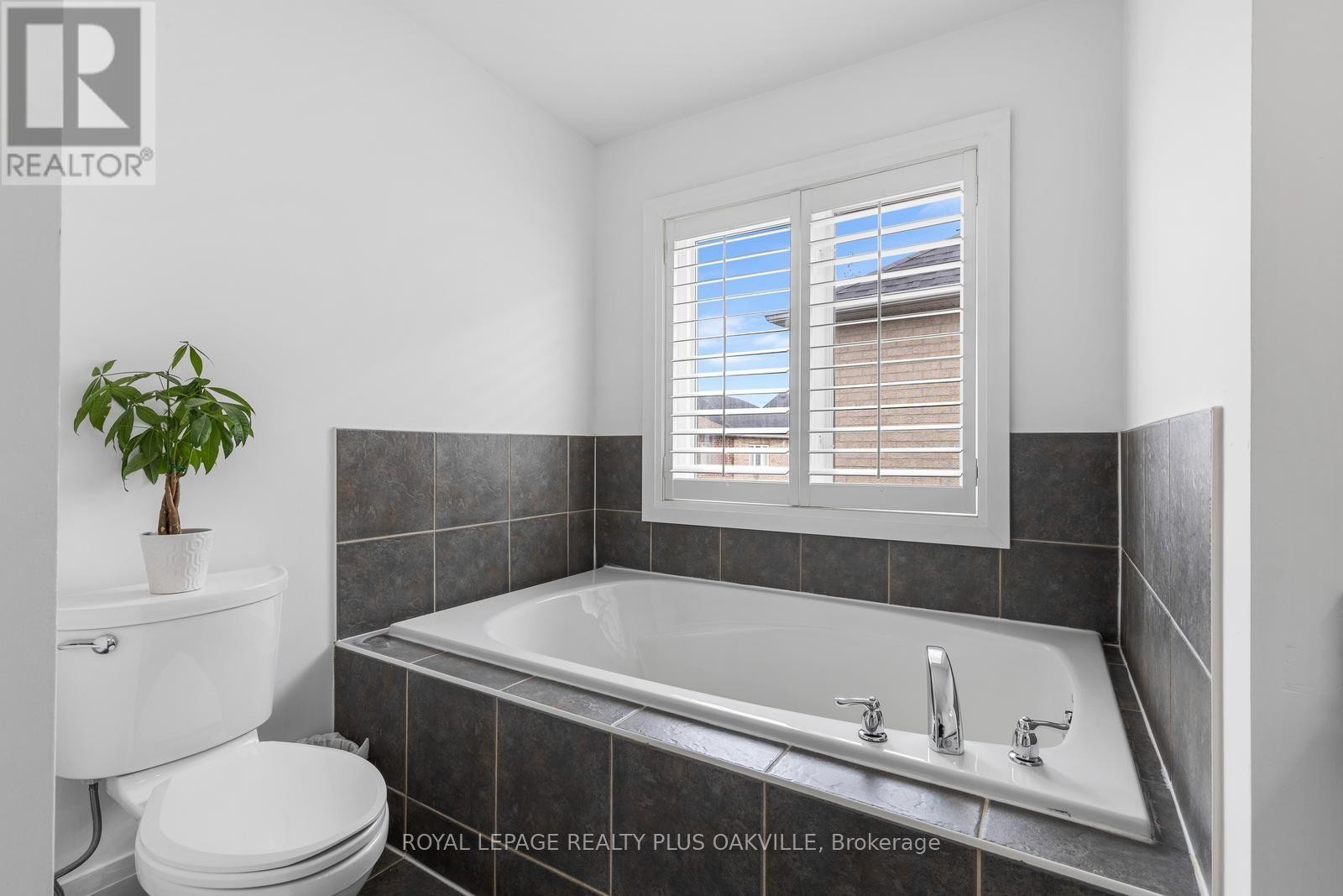 Ensuite Bathroom - 3119 Hedges Drive, Burlington, ON