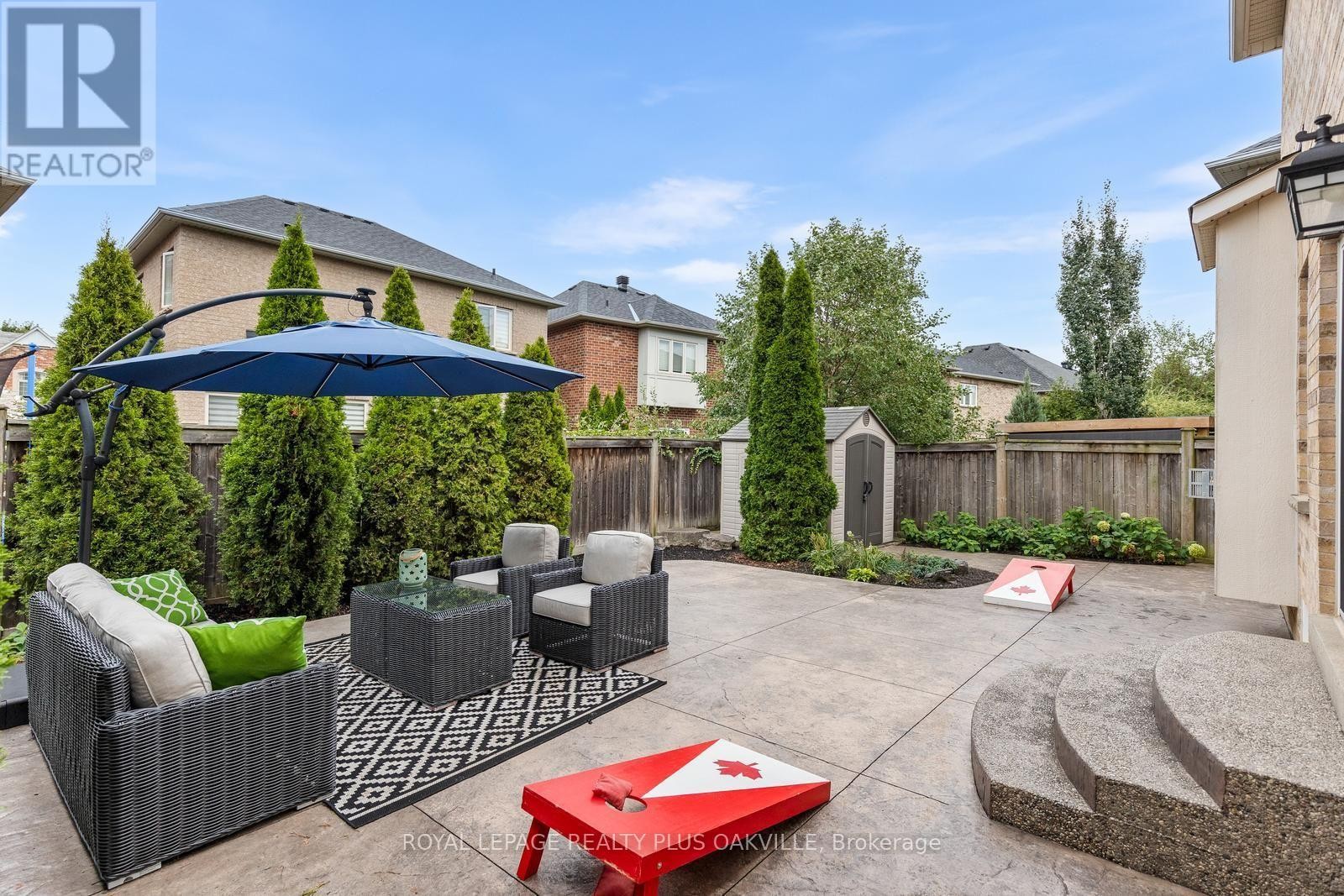 Low maintenance back garden - 3119 Hedges Drive, Burlington, ON