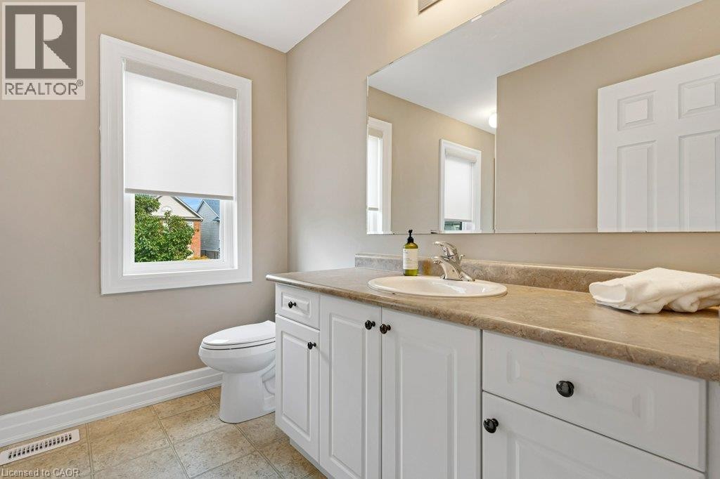 Cheater Ensuite Bathroom - 88 Baggs Crescent, Cambridge, ON