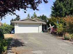 555 Hooper Pl Ladysmith, BC V9G 1W5