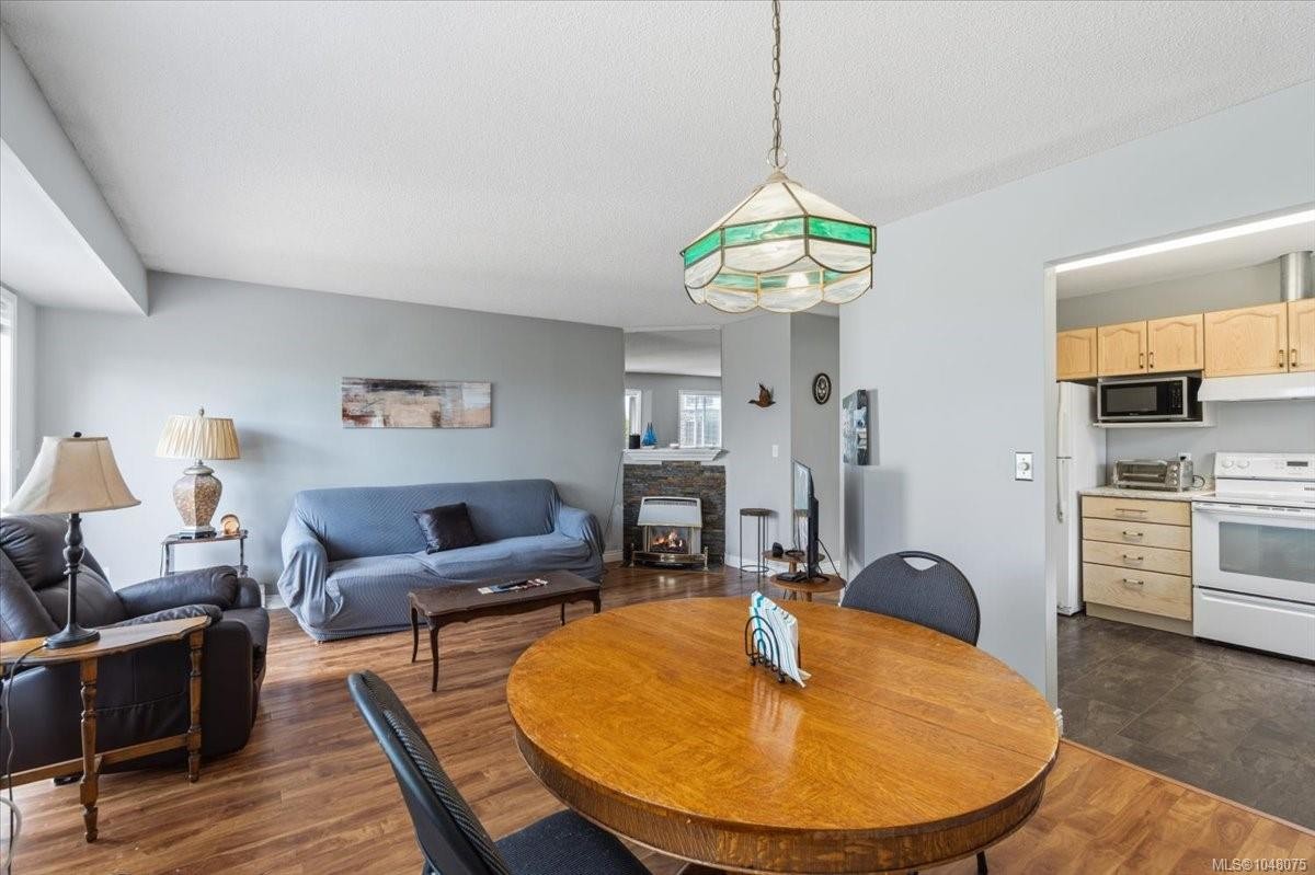 #4-6211 Blueback Rd, Nanaimo, BC