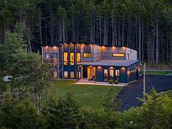 1129 Voyageur Way Hammonds Plains, NS B4B 0N5