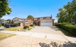 1892 Beechknoll Avenue Mississauga, ON L4W 2G3
