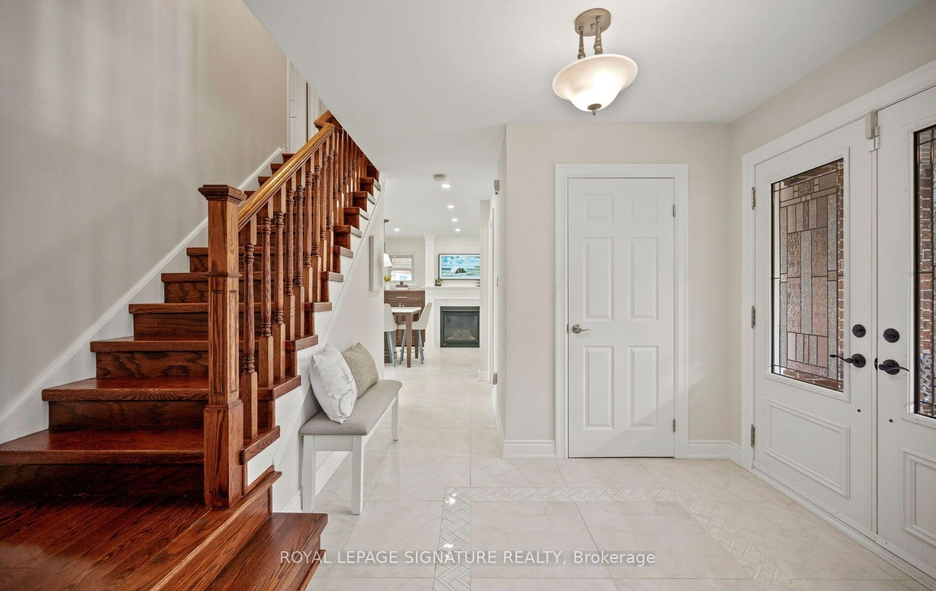 1892 Beechknoll Avenue, Mississauga, ON