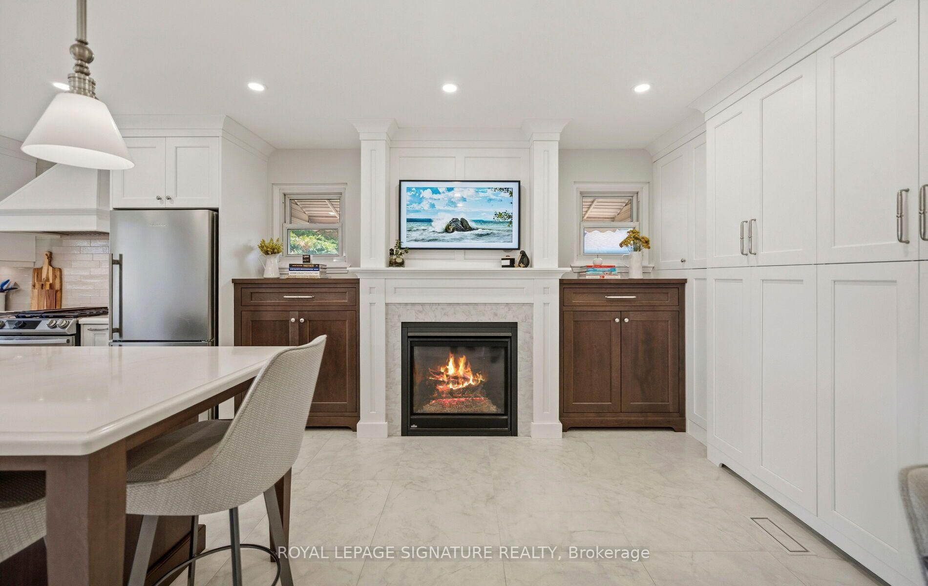 1892 Beechknoll Avenue, Mississauga, ON