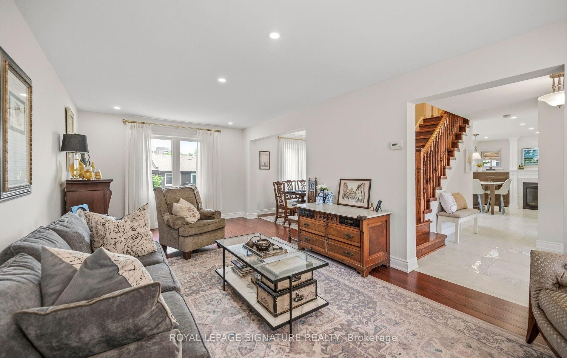 1892 Beechknoll Avenue, Mississauga, ON