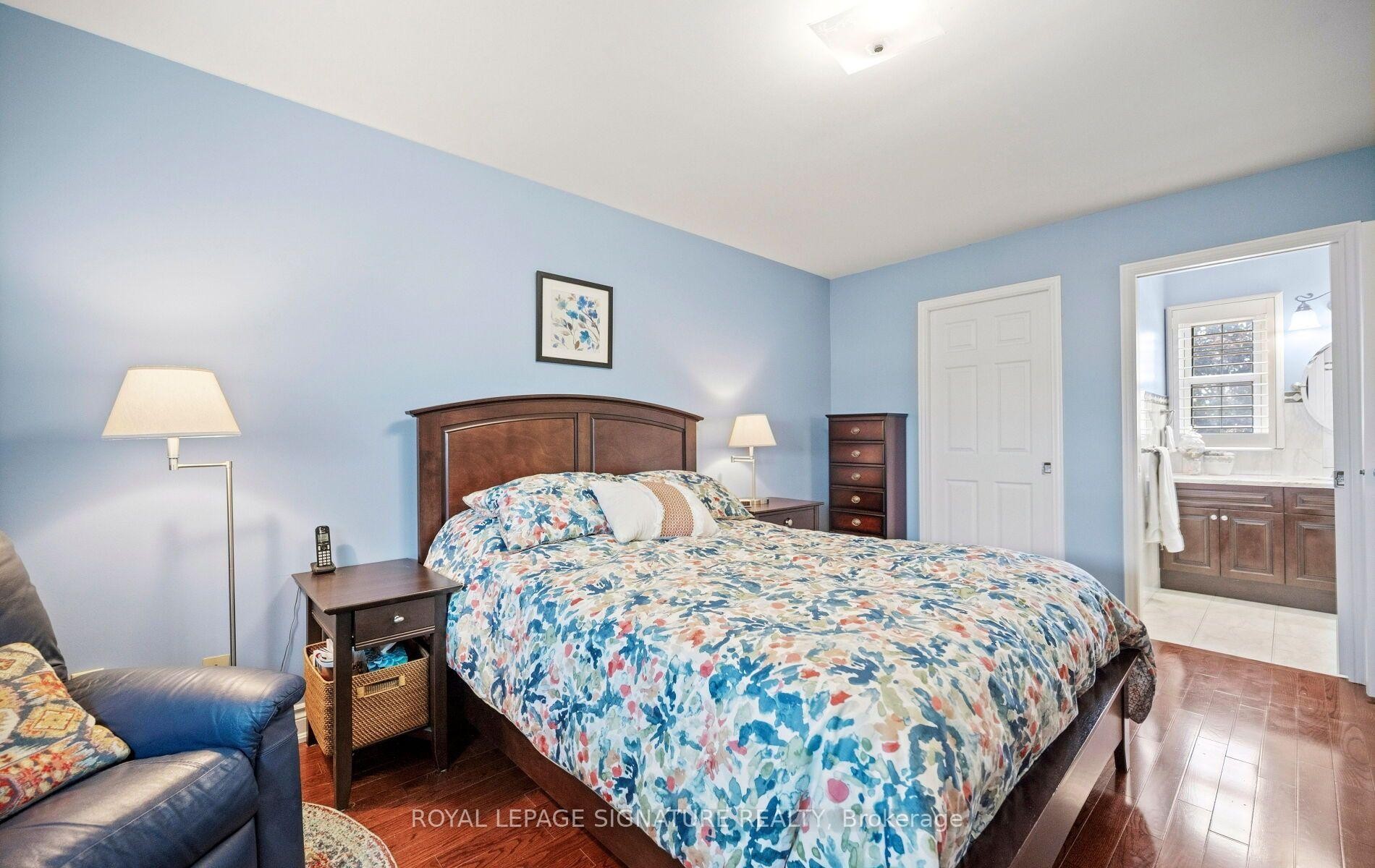 1892 Beechknoll Avenue, Mississauga, ON