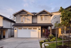 677 Madrona Pl Langford, BC V9B 6C6