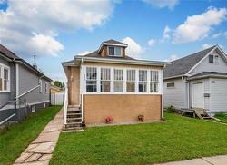 386 Tweed AVE  Winnipeg, MB R2L 0V7