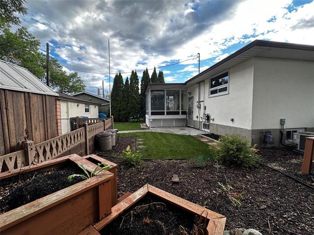 994 Herbert Ave, Winnipeg, MB