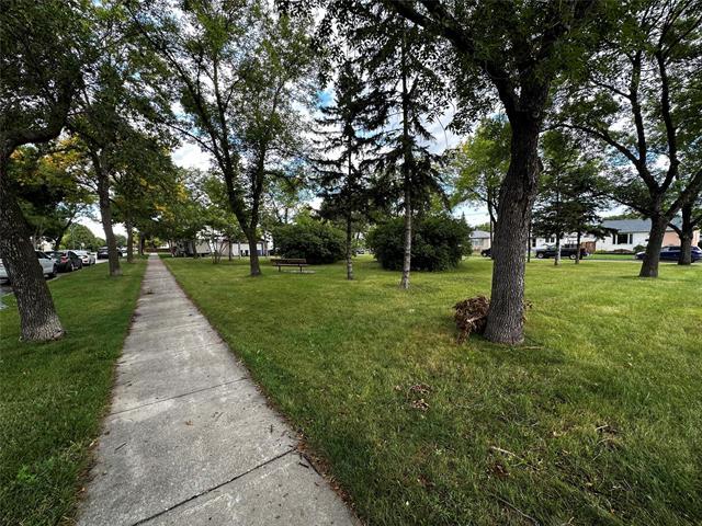 994 Herbert Ave, Winnipeg, MB