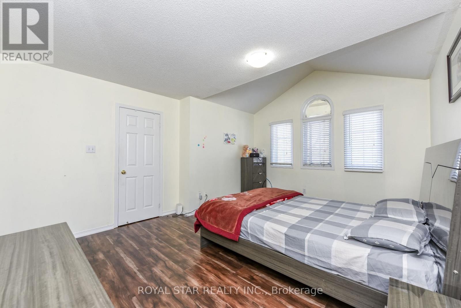 33 Coppermill Drive, Brampton, ON