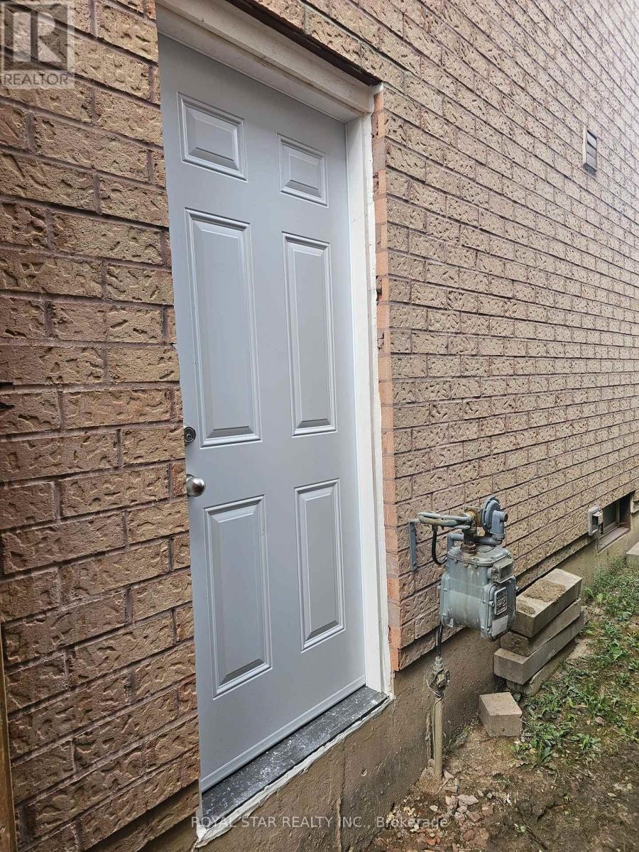 33 Coppermill Drive, Brampton, ON