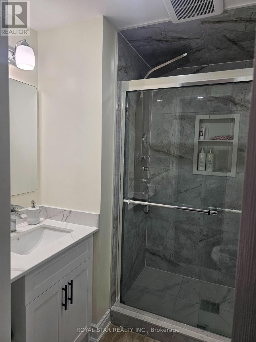 33 Coppermill Drive, Brampton, ON