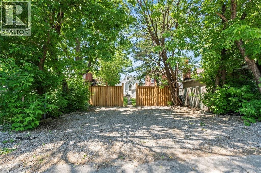 192 Victoria Avenue N, Hamilton, ON