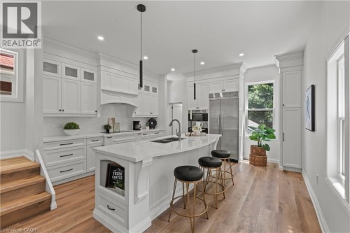 192 Victoria Avenue N, Hamilton, ON 