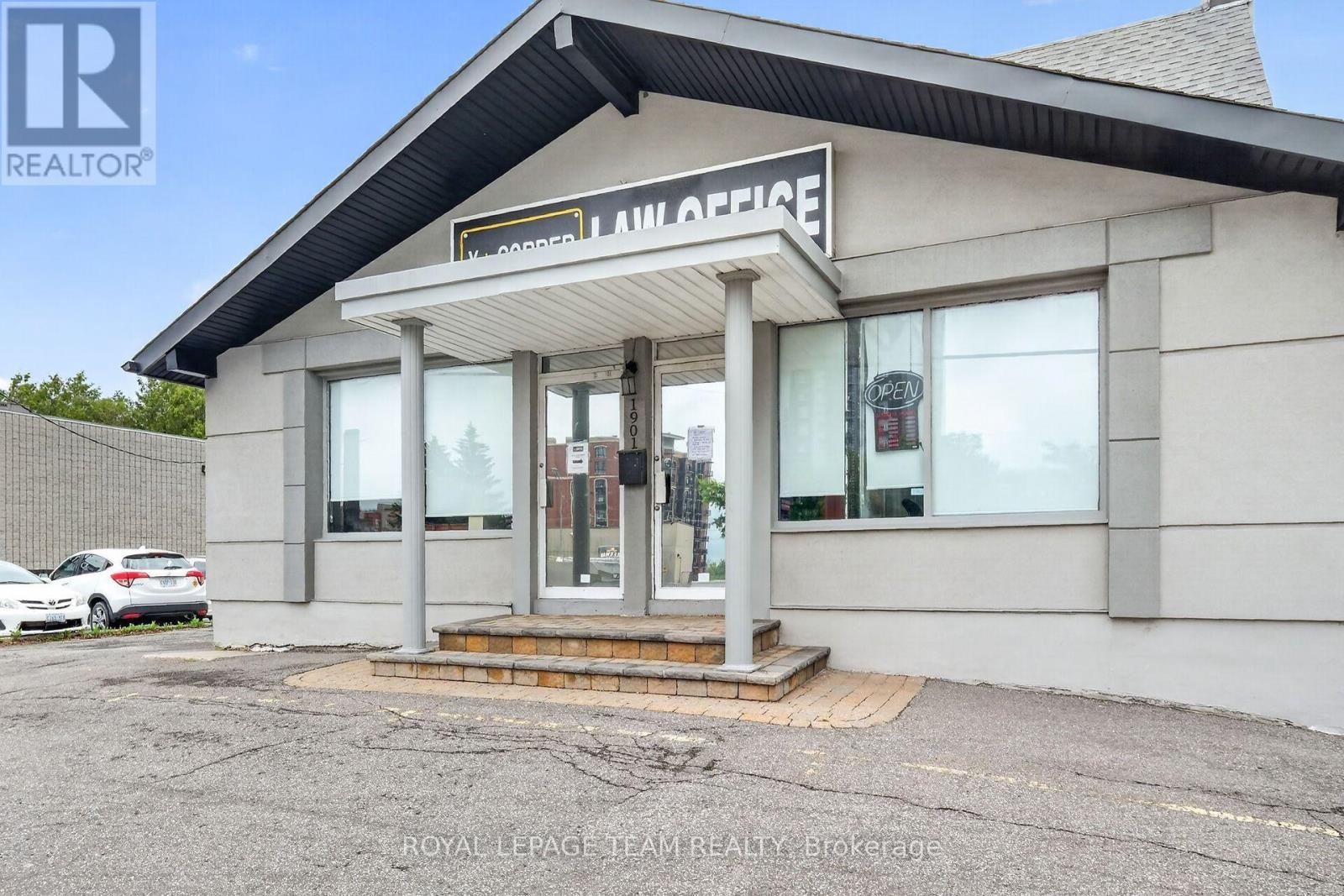 1901 Bank Street, Ottawa, ON