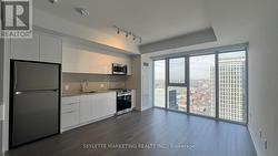 3801 - 357 KING STREET W Toronto, ON M5V 0S7