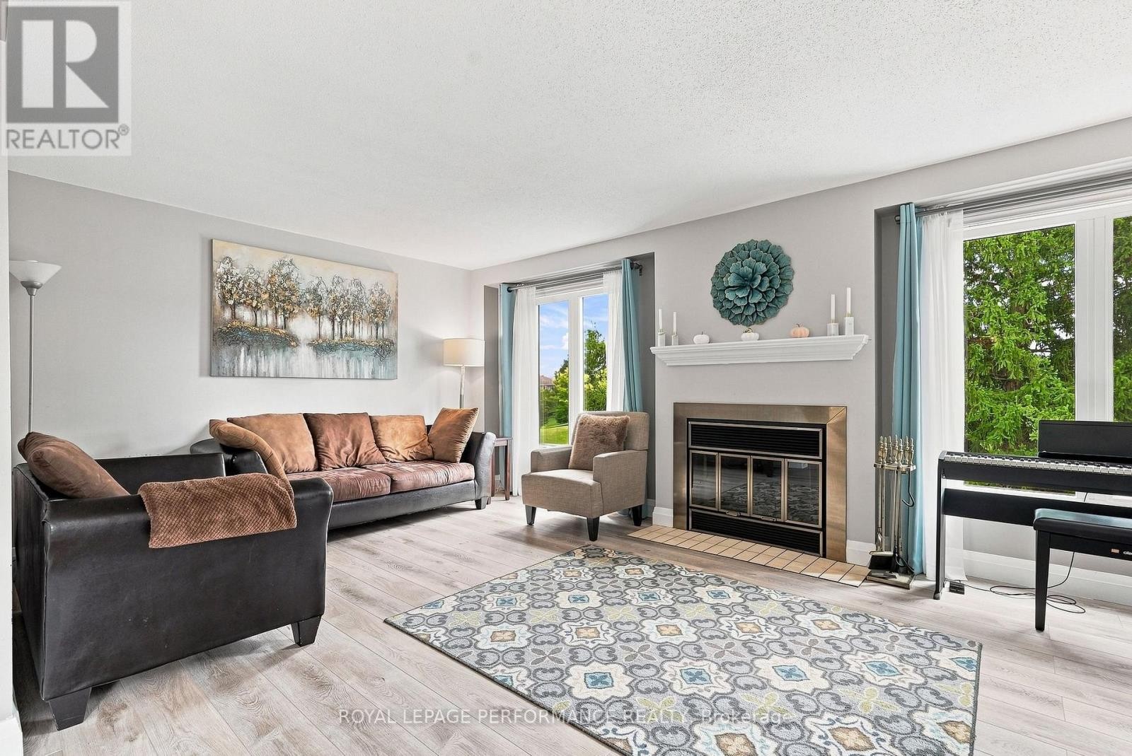 1992 Summerfields Crescent, Ottawa, ON