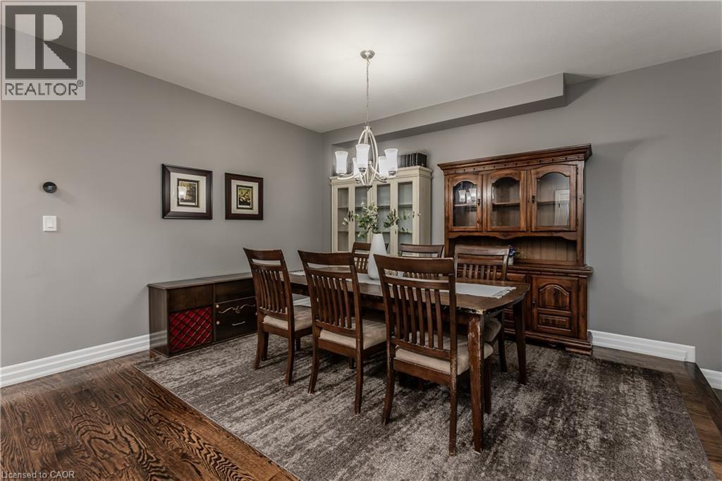 24 Newcastle Court, Hamilton, ON