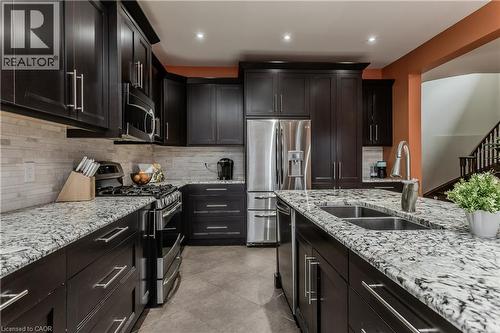24 Newcastle Court, Hamilton, ON 