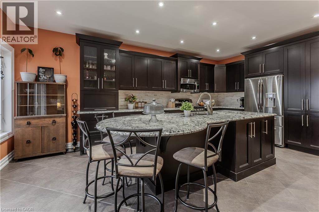 24 Newcastle Court, Hamilton, ON